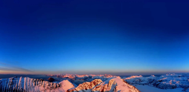发表论文那可得有关键词和摘要，这两样可是论文的“门面”和“导航”啊！关键词不算字数，它就是帮你论文“贴标签”用的。